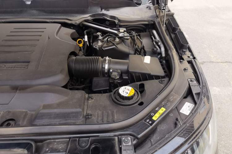 Used Land Rover Range Sport 2020 3.0 L6 HSE DYNAMIC Engine Bay Left