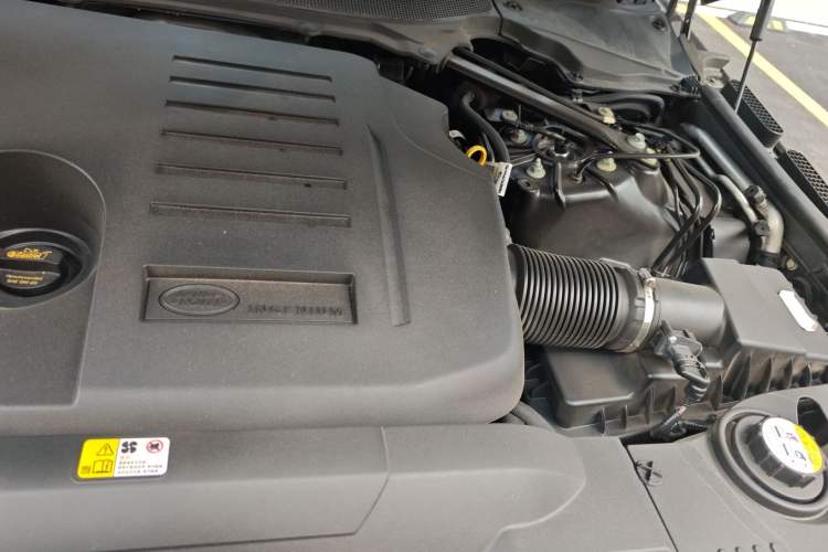 Used Land Rover Range Sport 2020 3.0 L6 HST Engine Bay Left