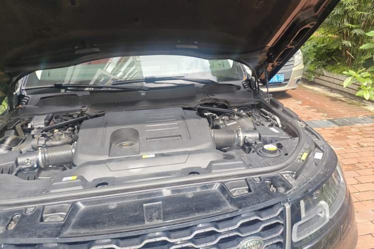 Used Land Rover Range Sport 2020 3.0 L6 HSE DYNAMIC Engine Bay Left