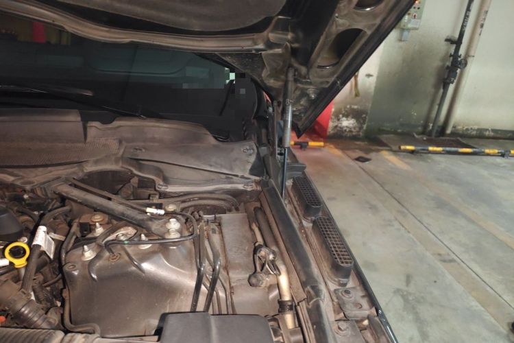 Used Land Rover Range Sport 2020 3.0 L6 HSE DYNAMIC Engine Bay Left