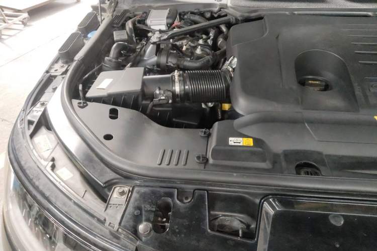 Used Land Rover Range Sport 2020 3.0 L6 HSE DYNAMIC Engine Bay Right