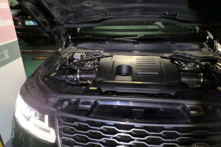 Used Land Rover Range Sport 2020 3.0 L6 HSE DYNAMIC Engine Bay Right