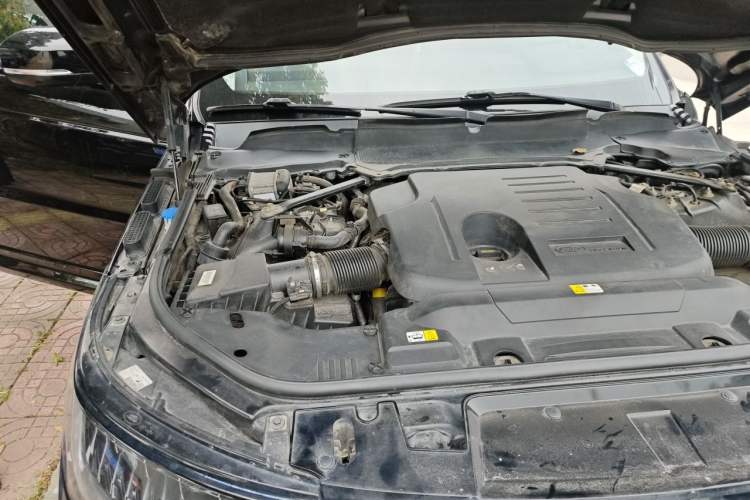 Used Land Rover Range Sport 2020 3.0 L6 HSE DYNAMIC Engine Bay Right