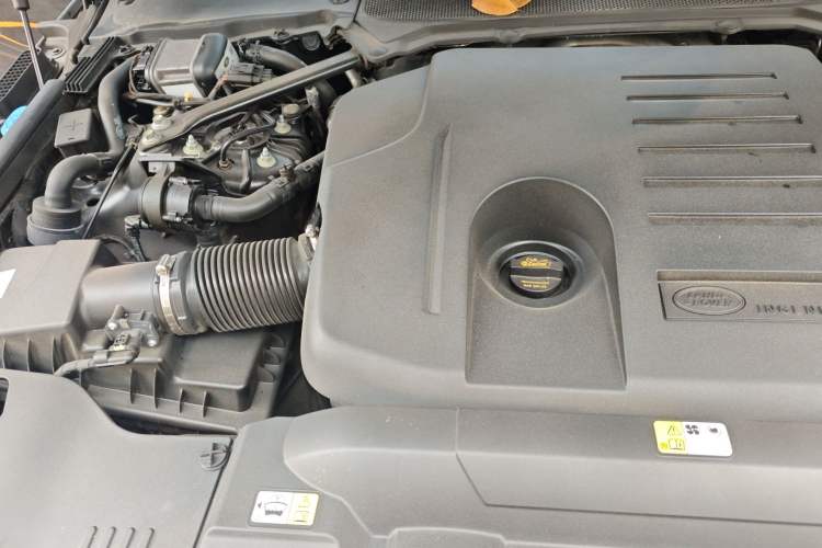 Used Land Rover Range Sport 2020 3.0 L6 HST Engine Bay Right