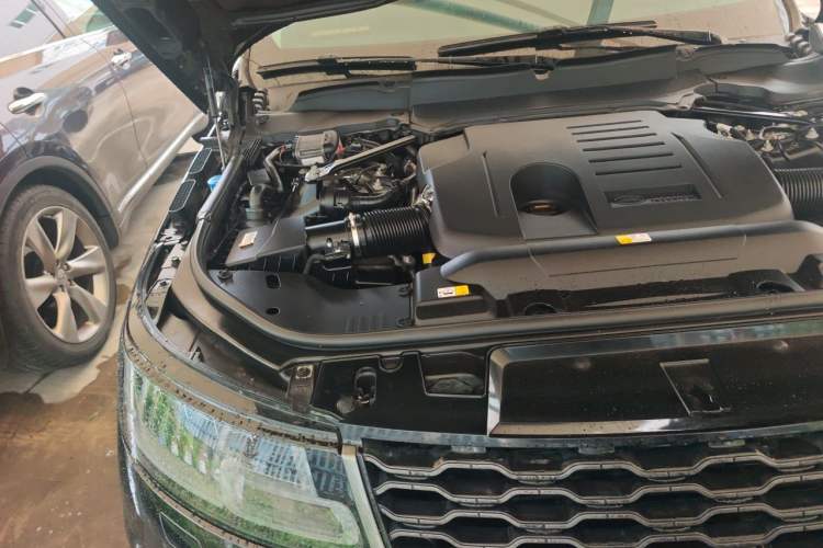 Used Land Rover Range Sport 2020 3.0 L6 HSE DYNAMIC Engine Bay Right