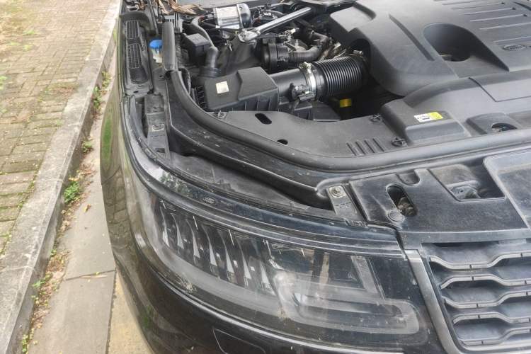 Used Land Rover Range Sport 2020 3.0 L6 HSE DYNAMIC Engine Bay Right