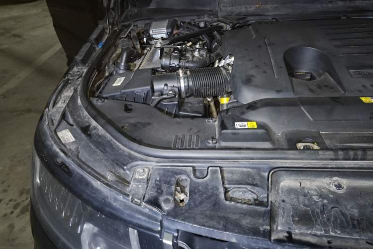 Used Land Rover Range Sport 2020 3.0 L6 HSE DYNAMIC Engine Bay Right