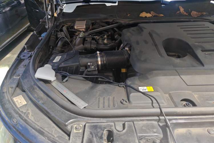 Used Land Rover Range Sport 2020 3.0 L6 SE Engine Bay Right