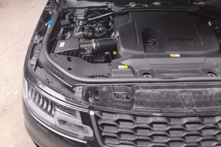 Used Land Rover Range Sport 2020 3.0 L6 HSE DYNAMIC Engine Bay Right