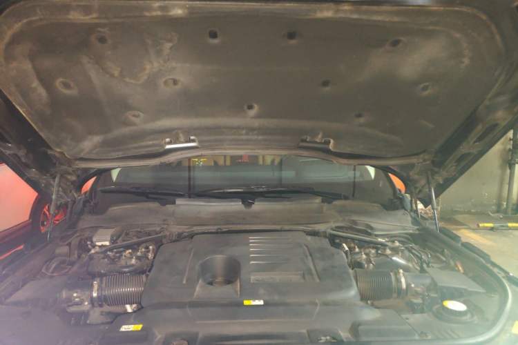 Used Land Rover Range Sport 2020 3.0 L6 HSE DYNAMIC Engine Bay