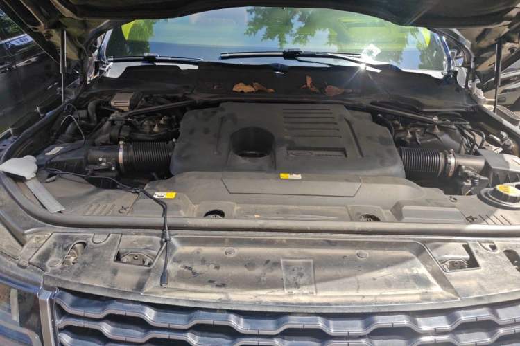 Used Land Rover Range Sport 2020 3.0 L6 SE Engine Bay