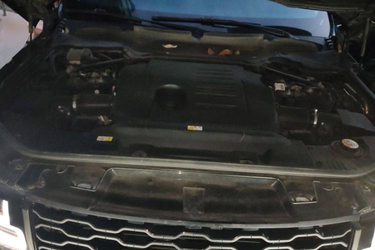 Used Land Rover Range Sport 2020 3.0 L6 SE Engine Bay