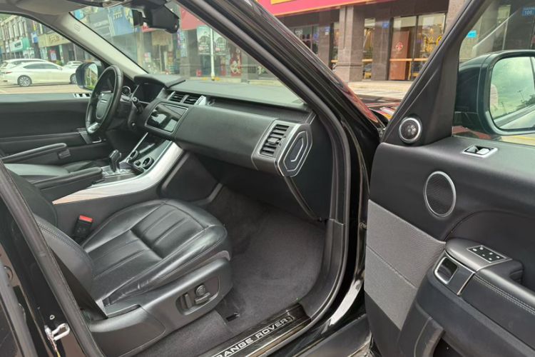 Used Land Rover Range Sport 2020 3.0 L6 SE Exterior 3