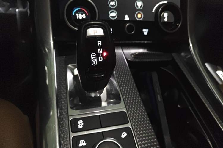 Used Land Rover Range Sport 2020 3.0 L6 HSE DYNAMIC Gear Lever