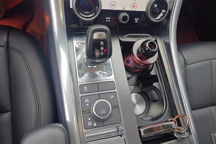 Used Land Rover Range Sport 2020 3.0 L6 SE Gear Lever
