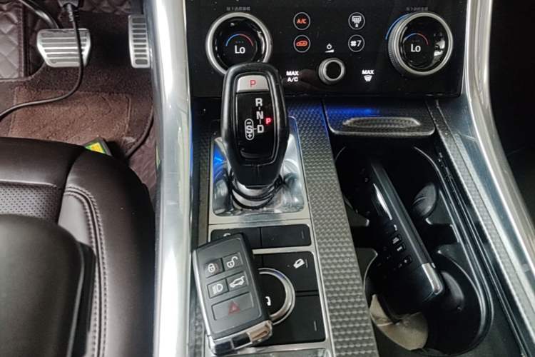 Used Land Rover Range Sport 2020 3.0 L6 HSE DYNAMIC Gear Lever