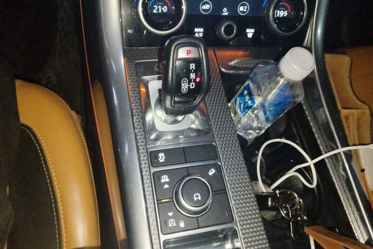 Used Land Rover Range Sport 2020 3.0 L6 HSE DYNAMIC Gear Lever
