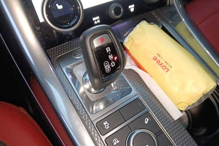 Used Land Rover Range Sport 2020 3.0 L6 HSE DYNAMIC Gear Lever