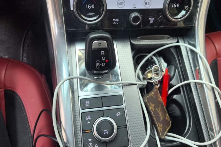 Used Land Rover Range Sport 2020 3.0 L6 HSE DYNAMIC Gear Lever
