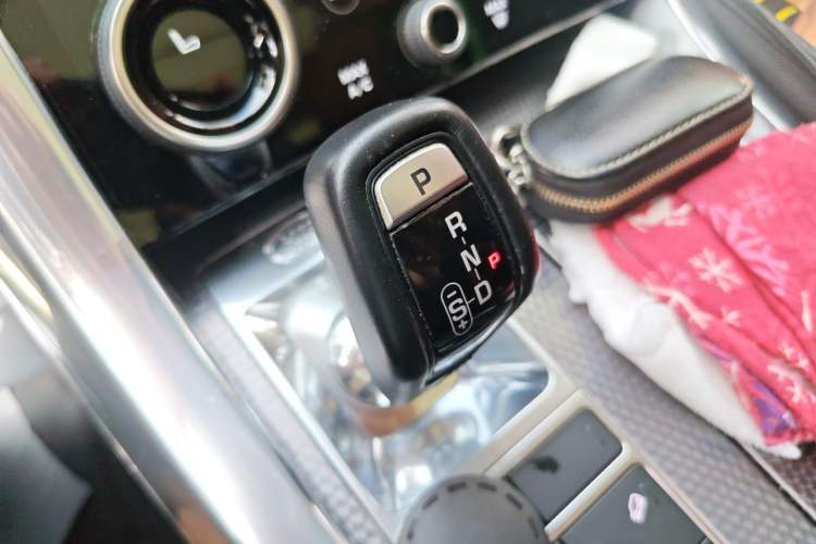 Used Land Rover Range Sport 2020 3.0 L6 HSE DYNAMIC Gear Lever