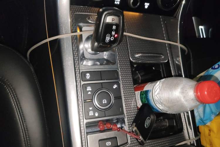 Used Land Rover Range Sport 2020 3.0 L6 SE Gear Lever