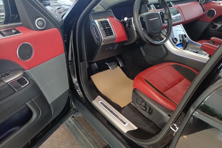 Used Land Rover Range Sport 2020 3.0 L6 HSE DYNAMIC Interior 1
