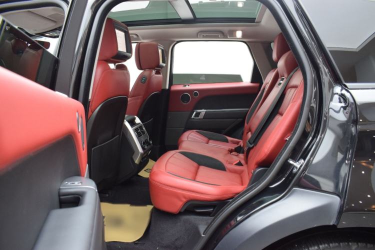 Used Land Rover Range Sport 2020 3.0 L6 HSE DYNAMIC Interior 3