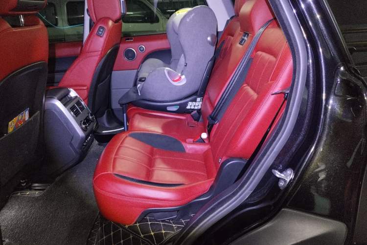 Used Land Rover Range Sport 2020 3.0 L6 HSE DYNAMIC Interior 4