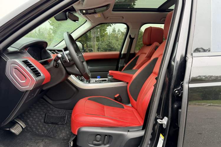 Used Land Rover Range Sport 2020 3.0 L6 HSE DYNAMIC Interior 6