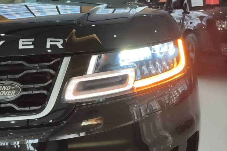 Used Land Rover Range Sport 2020 3.0 L6 SE Left Front Headlight