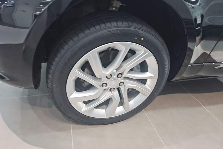 Used Land Rover Range Sport 2020 3.0 L6 HSE DYNAMIC Left Front Wheel Hub
