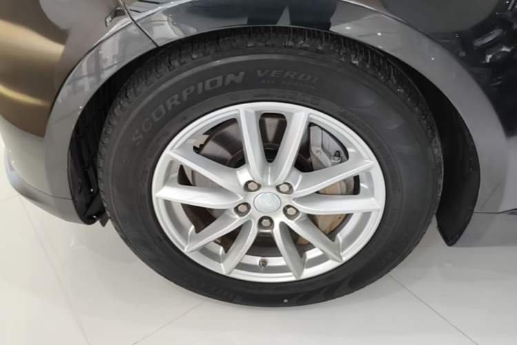 Used Land Rover Range Sport 2020 3.0 L6 SE Left Front Wheel Hub