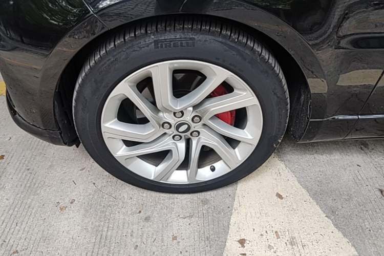 Used Land Rover Range Sport 2020 3.0 L6 HSE DYNAMIC Left Front Wheel Hub