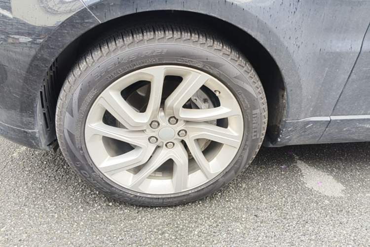 Used Land Rover Range Sport 2020 3.0 L6 HSE DYNAMIC Left Front Wheel Hub