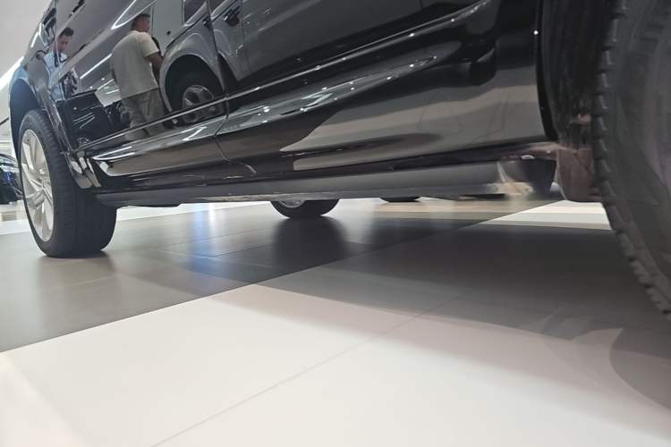 Used Land Rover Range Sport 2020 3.0 L6 HSE DYNAMIC Left Side Sill