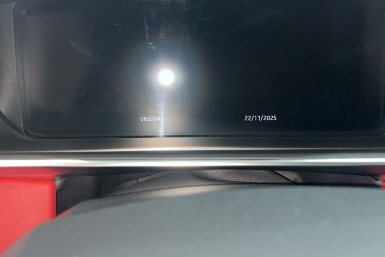 Used Land Rover Range Sport 2020 3.0 L6 HSE DYNAMIC Odometer Close Up