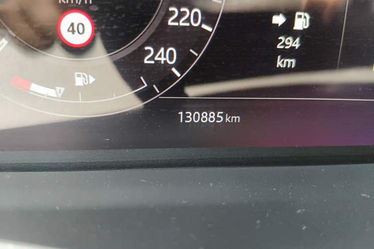 Used Land Rover Range Sport 2020 3.0 L6 HSE DYNAMIC Odometer Close Up