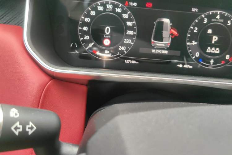 Used Land Rover Range Sport 2020 3.0 L6 HSE DYNAMIC Odometer Close Up