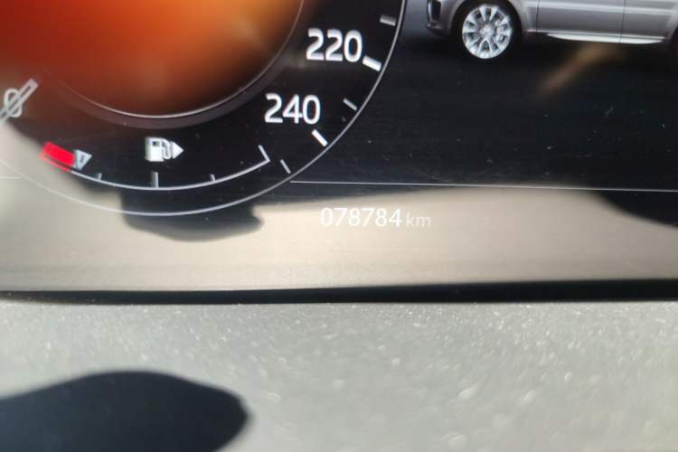 Used Land Rover Range Sport 2020 3.0 L6 HSE DYNAMIC Odometer Close Up