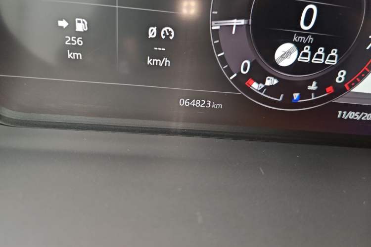 Used Land Rover Range Sport 2020 3.0 L6 HSE DYNAMIC Odometer Close Up