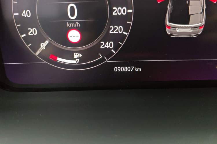 Used Land Rover Range Sport 2020 3.0 L6 HST Odometer Close Up