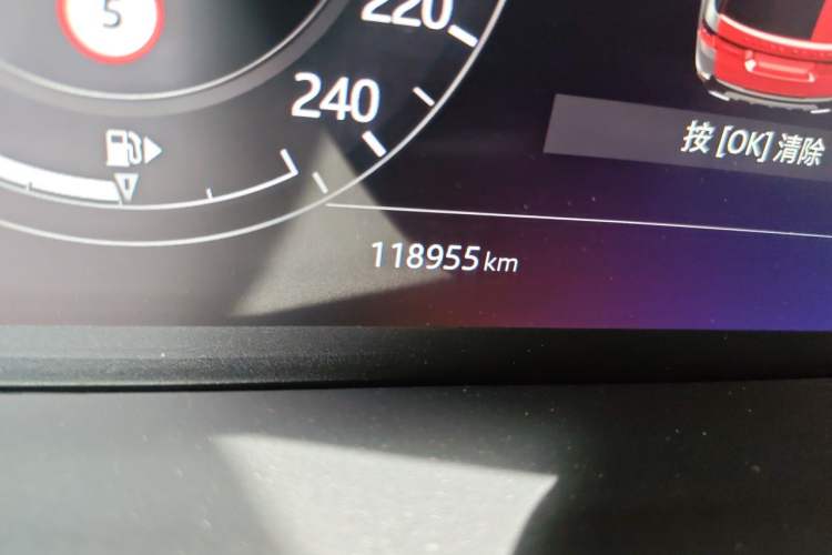 Used Land Rover Range Sport 2020 3.0 L6 HSE DYNAMIC Odometer Close Up