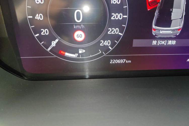 Used Land Rover Range Sport 2020 3.0 L6 SE Odometer Close Up