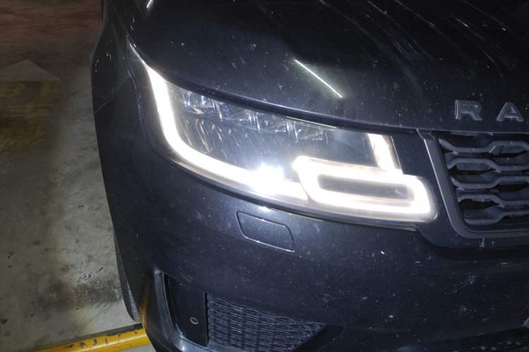 Used Land Rover Range Sport 2020 3.0 L6 HSE DYNAMIC Right Front Headlight