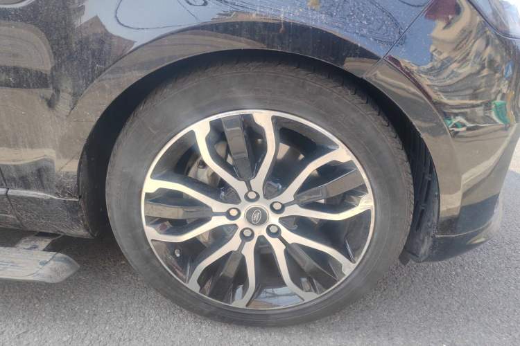 Used Land Rover Range Sport 2020 3.0 L6 HSE DYNAMIC Right Front Wheel Hub