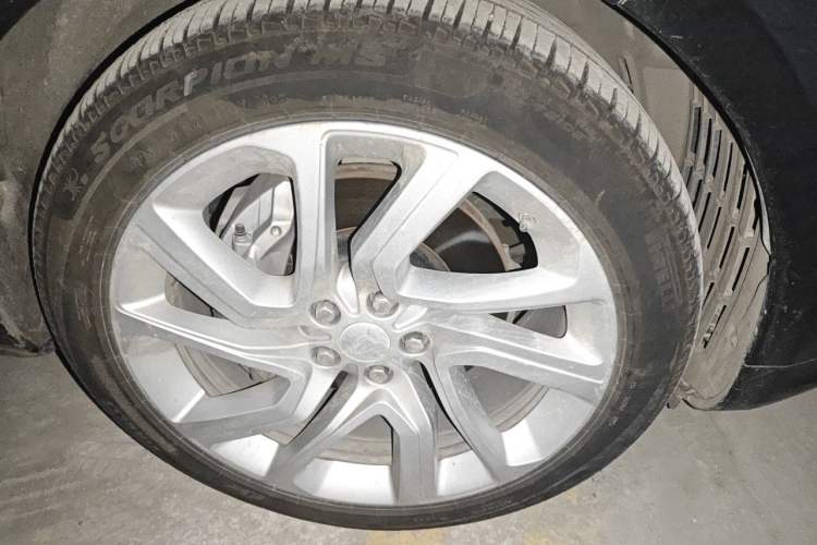 Used Land Rover Range Sport 2020 3.0 L6 HSE DYNAMIC Right Front Wheel Hub