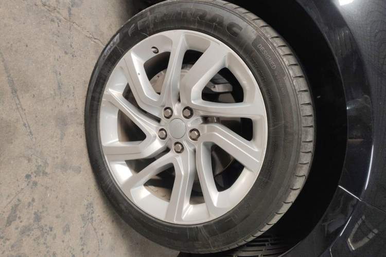 Used Land Rover Range Sport 2020 3.0 L6 HSE DYNAMIC Right Front Wheel Hub