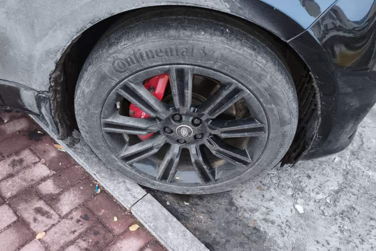 Used Land Rover Range Sport 2020 3.0 L6 HST Right Front Wheel Hub
