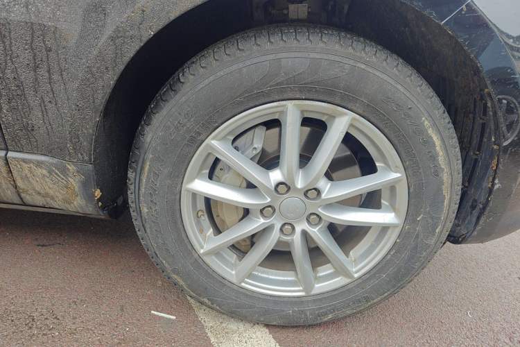 Used Land Rover Range Sport 2020 3.0 L6 SE Right Front Wheel Hub