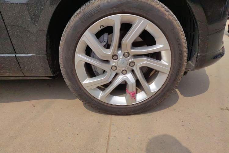 Used Land Rover Range Sport 2020 3.0 L6 HSE DYNAMIC Right Front Wheel Hub